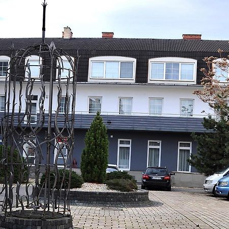 Apartmany Mojzitov Dvor ลูเชนเยช ภายนอก รูปภาพ
