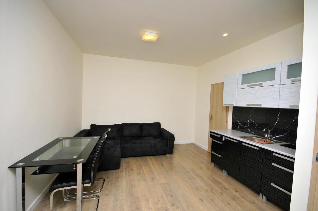 Apartmany Mojzitov Dvor ลูเชนเยช ภายนอก รูปภาพ