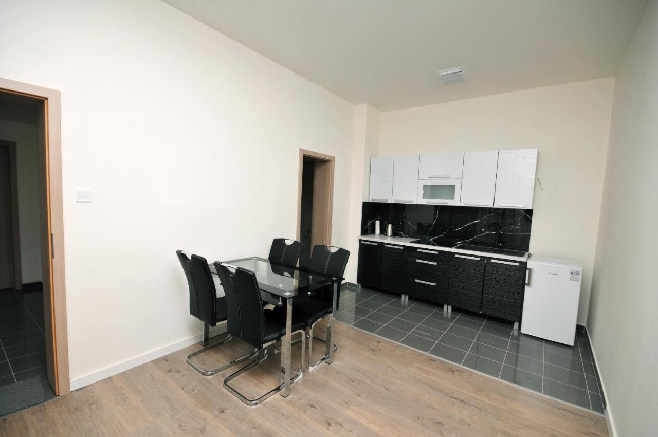 Apartmany Mojzitov Dvor ลูเชนเยช ภายนอก รูปภาพ